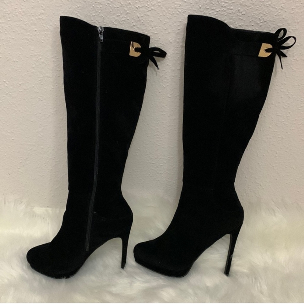 Venus black velvet boots sz 6